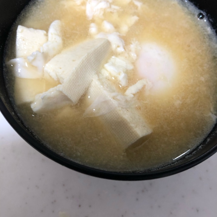 落とし卵と豆腐のお味噌汁(^^)